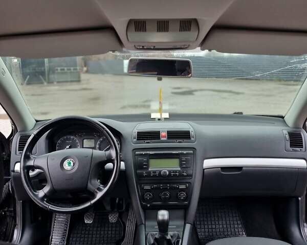 Черный Шкода Октавия, объемом двигателя 1.6 л и пробегом 214 тыс. км за 7499 $, фото 12 на Automoto.ua