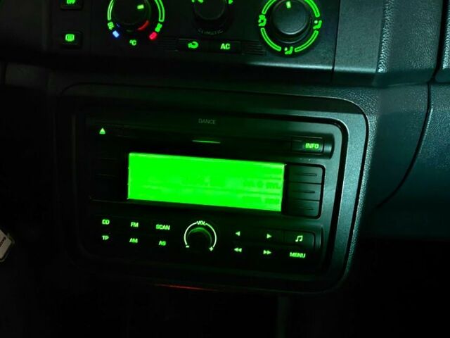 Чорний Шкода Октавія, об'ємом двигуна 1.4 л та пробігом 212 тис. км за 6200 $, фото 8 на Automoto.ua