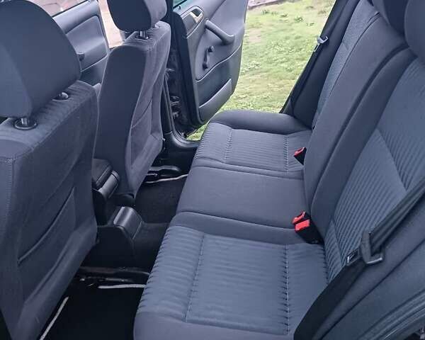 Черный Шкода Октавия, объемом двигателя 1.6 л и пробегом 193 тыс. км за 5700 $, фото 1 на Automoto.ua