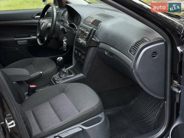 Черный Шкода Октавия, объемом двигателя 1.6 л и пробегом 187 тыс. км за 6450 $, фото 22 на Automoto.ua