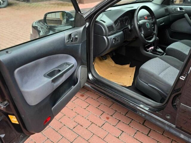 Черный Шкода Октавия, объемом двигателя 1.6 л и пробегом 238 тыс. км за 5500 $, фото 9 на Automoto.ua