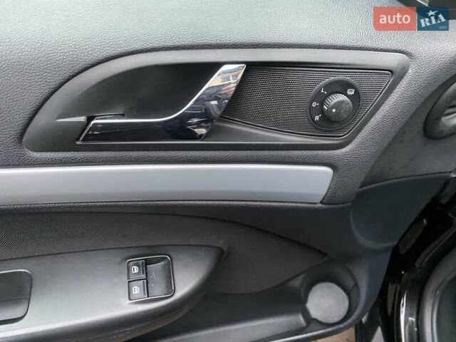 Черный Шкода Октавия, объемом двигателя 1.6 л и пробегом 230 тыс. км за 6800 $, фото 13 на Automoto.ua