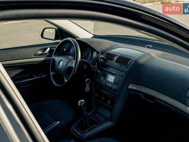 Чорний Шкода Октавія, об'ємом двигуна 1.98 л та пробігом 258 тис. км за 7800 $, фото 3 на Automoto.ua
