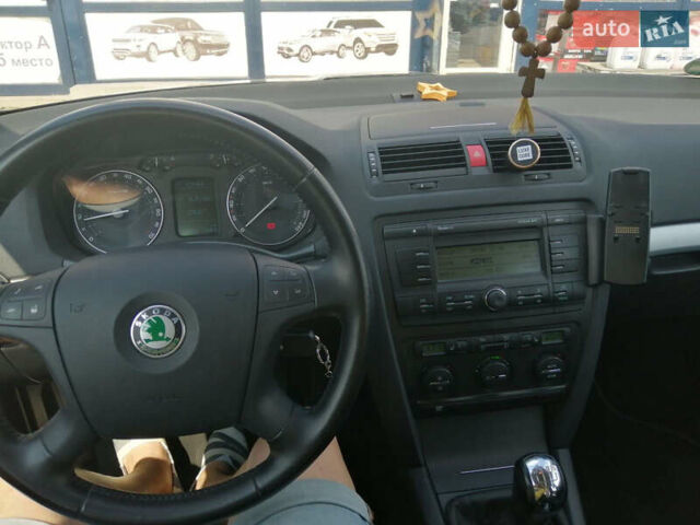 Черный Шкода Октавия, объемом двигателя 1.6 л и пробегом 173 тыс. км за 7500 $, фото 8 на Automoto.ua