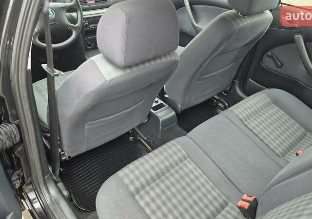 Чорний Шкода Октавія, об'ємом двигуна 1.6 л та пробігом 197 тис. км за 5900 $, фото 28 на Automoto.ua