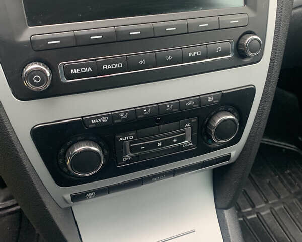 Чорний Шкода Октавія, об'ємом двигуна 0 л та пробігом 215 тис. км за 7600 $, фото 9 на Automoto.ua