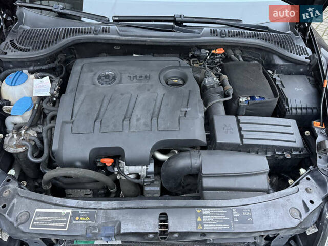 Черный Шкода Октавия, объемом двигателя 1.6 л и пробегом 250 тыс. км за 9300 $, фото 8 на Automoto.ua