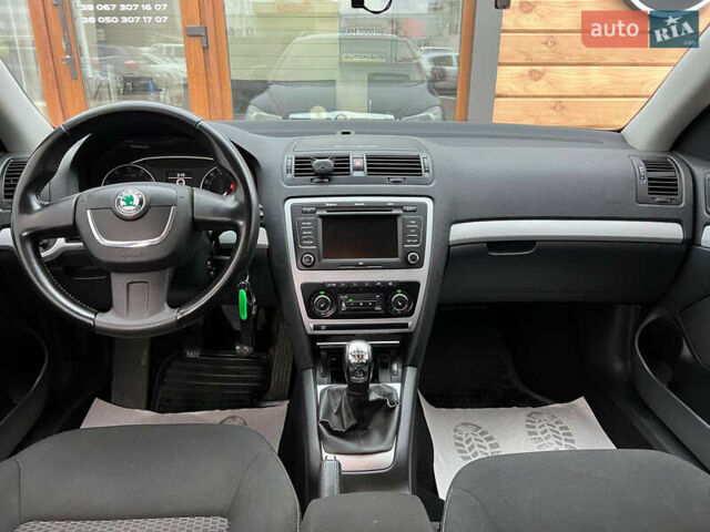 Черный Шкода Октавия, объемом двигателя 1.8 л и пробегом 208 тыс. км за 6800 $, фото 12 на Automoto.ua