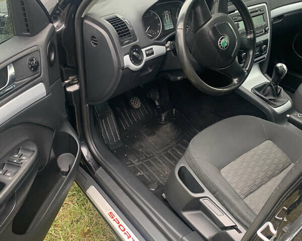 Чорний Шкода Октавія, об'ємом двигуна 0 л та пробігом 215 тис. км за 7600 $, фото 12 на Automoto.ua