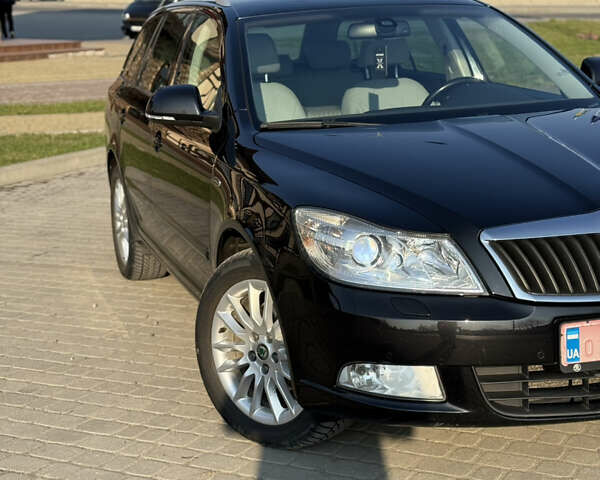 Черный Шкода Октавия, объемом двигателя 0 л и пробегом 215 тыс. км за 8800 $, фото 126 на Automoto.ua