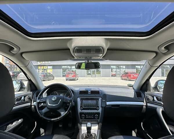 Черный Шкода Октавия, объемом двигателя 1.8 л и пробегом 250 тыс. км за 8300 $, фото 18 на Automoto.ua