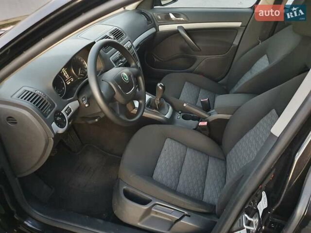 Черный Шкода Октавия, объемом двигателя 1.8 л и пробегом 245 тыс. км за 7350 $, фото 12 на Automoto.ua