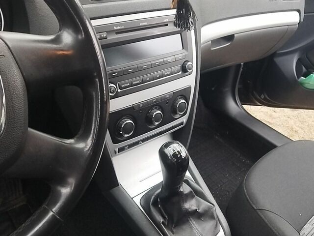 Черный Шкода Октавия, объемом двигателя 2 л и пробегом 241 тыс. км за 6999 $, фото 7 на Automoto.ua