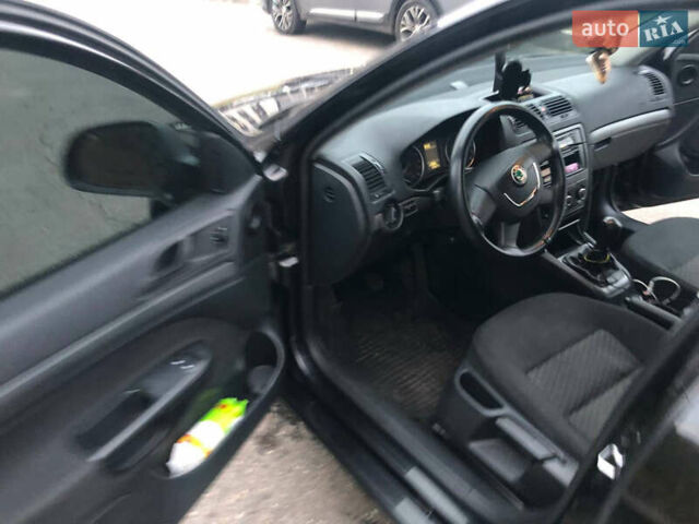 Чорний Шкода Октавія, об'ємом двигуна 1.9 л та пробігом 259 тис. км за 7400 $, фото 5 на Automoto.ua