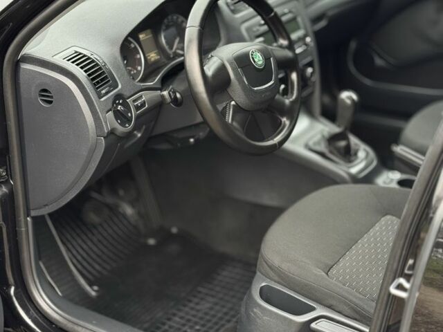 Черный Шкода Октавия, объемом двигателя 1.4 л и пробегом 237 тыс. км за 6700 $, фото 17 на Automoto.ua