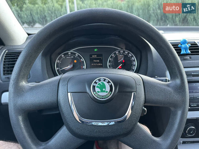 Шкода Октавия 2009 в Полтаве на Automoto.ua Черный Шкода Октавия, объемом двигателя 1.8 л и пробегом 195 тыс. км за 7799 $, фото 24 на Automoto.ua