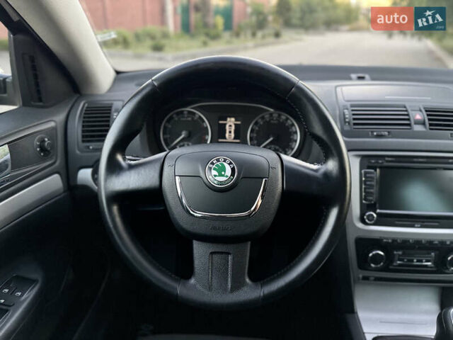 Чорний Шкода Октавія, об'ємом двигуна 1.8 л та пробігом 223 тис. км за 7999 $, фото 10 на Automoto.ua