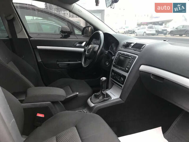 Черный Шкода Октавия, объемом двигателя 1.8 л и пробегом 208 тыс. км за 6800 $, фото 9 на Automoto.ua