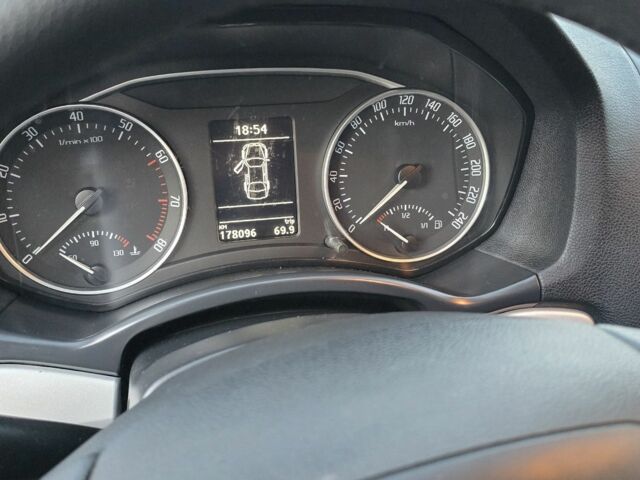 Чорний Шкода Октавія, об'ємом двигуна 1.4 л та пробігом 178 тис. км за 7600 $, фото 8 на Automoto.ua