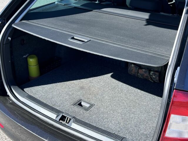 Черный Шкода Октавия, объемом двигателя 2 л и пробегом 300 тыс. км за 8500 $, фото 17 на Automoto.ua