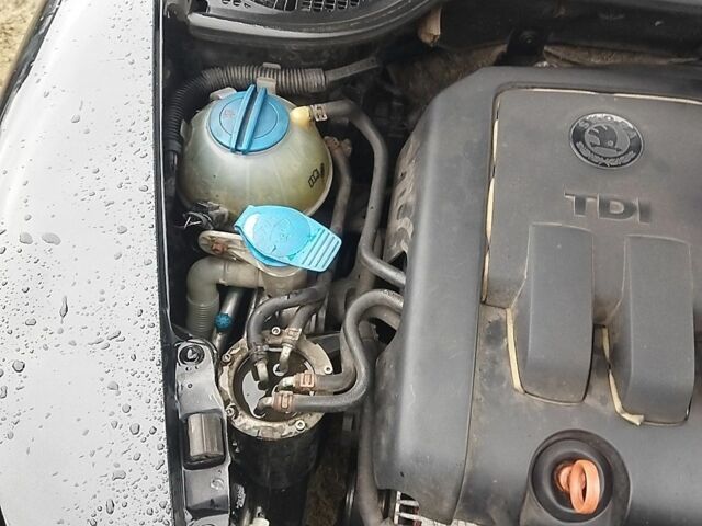 Черный Шкода Октавия, объемом двигателя 2 л и пробегом 241 тыс. км за 6999 $, фото 4 на Automoto.ua