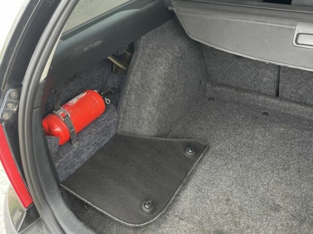 Черный Шкода Октавия, объемом двигателя 1.6 л и пробегом 201 тыс. км за 5650 $, фото 6 на Automoto.ua