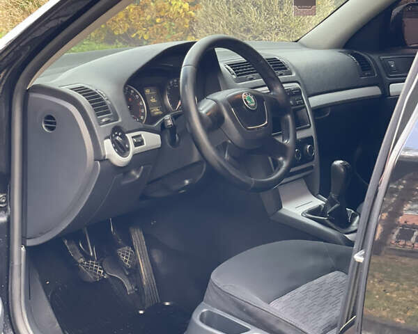 Черный Шкода Октавия, объемом двигателя 1.6 л и пробегом 230 тыс. км за 6800 $, фото 11 на Automoto.ua