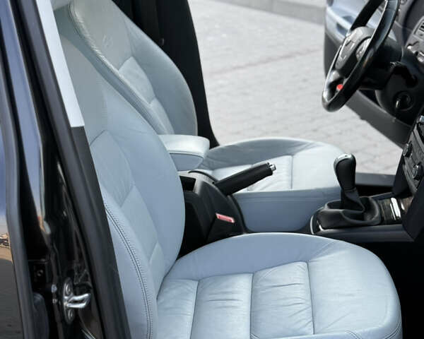 Черный Шкода Октавия, объемом двигателя 0 л и пробегом 215 тыс. км за 8800 $, фото 177 на Automoto.ua