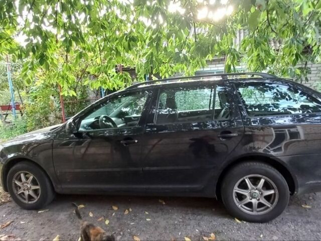 Черный Шкода Октавия, объемом двигателя 1.6 л и пробегом 310 тыс. км за 4250 $, фото 3 на Automoto.ua