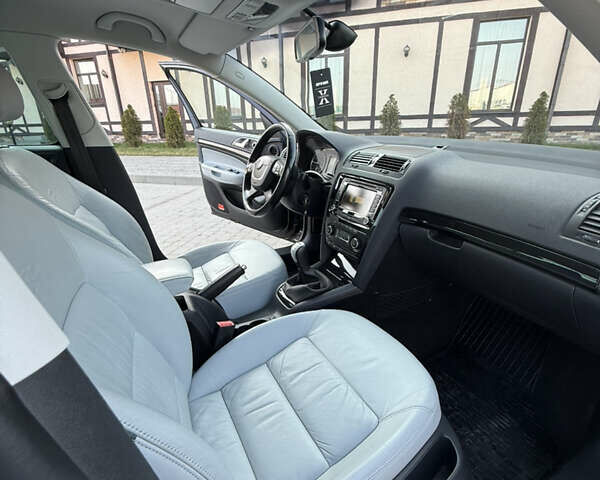 Черный Шкода Октавия, объемом двигателя 0 л и пробегом 215 тыс. км за 8800 $, фото 188 на Automoto.ua
