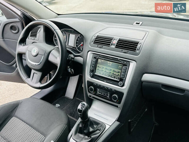 Черный Шкода Октавия, объемом двигателя 1.8 л и пробегом 223 тыс. км за 8999 $, фото 30 на Automoto.ua