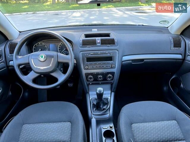 Черный Шкода Октавия, объемом двигателя 1.6 л и пробегом 153 тыс. км за 7750 $, фото 21 на Automoto.ua
