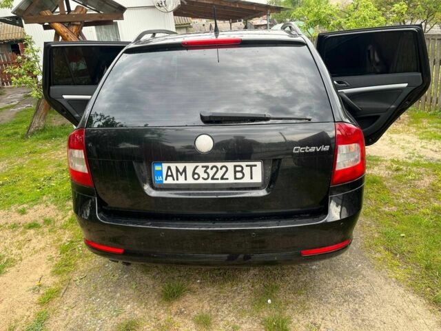 Черный Шкода Октавия, объемом двигателя 1.8 л и пробегом 206 тыс. км за 8000 $, фото 1 на Automoto.ua
