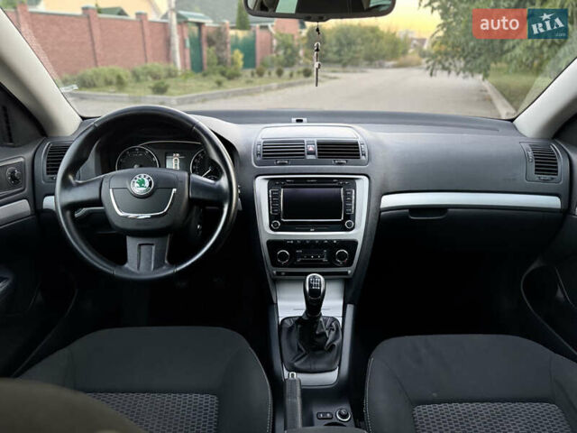 Чорний Шкода Октавія, об'ємом двигуна 1.8 л та пробігом 223 тис. км за 7999 $, фото 13 на Automoto.ua