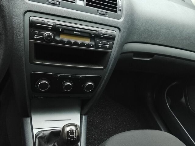 Черный Шкода Октавия, объемом двигателя 0 л и пробегом 233 тыс. км за 6950 $, фото 12 на Automoto.ua