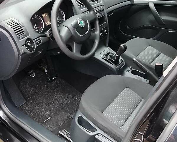 Черный Шкода Октавия, объемом двигателя 1.4 л и пробегом 233 тыс. км за 6950 $, фото 7 на Automoto.ua