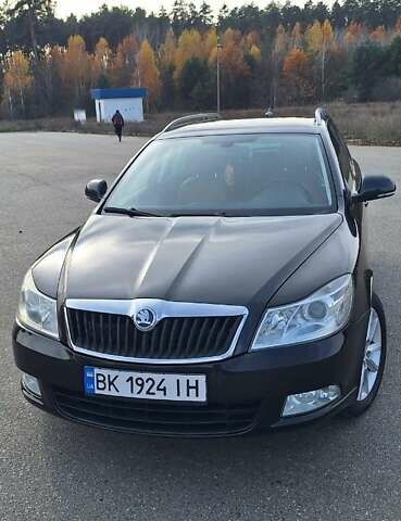 Черный Шкода Октавия, объемом двигателя 2 л и пробегом 277 тыс. км за 7200 $, фото 1 на Automoto.ua