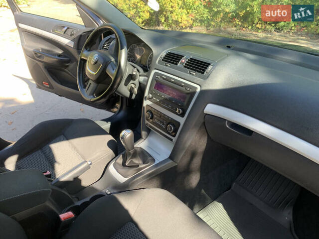Черный Шкода Октавия, объемом двигателя 1.6 л и пробегом 240 тыс. км за 8200 $, фото 17 на Automoto.ua
