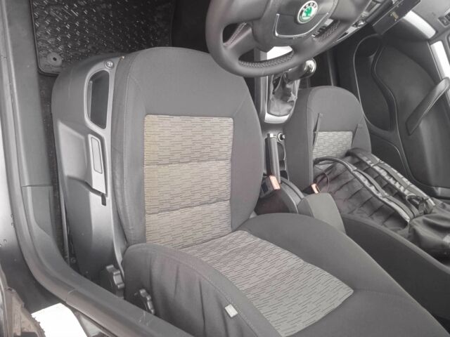 Черный Шкода Октавия, объемом двигателя 1.6 л и пробегом 193 тыс. км за 7400 $, фото 9 на Automoto.ua