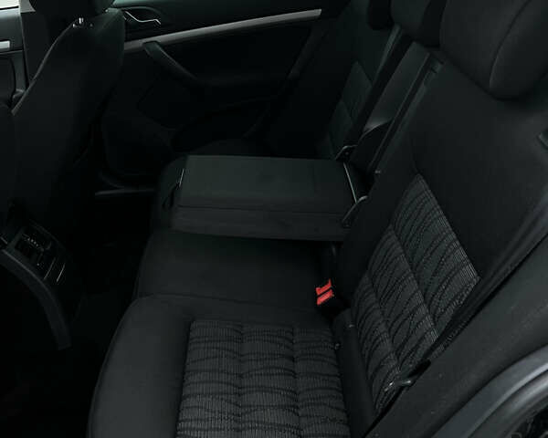 Черный Шкода Октавия, объемом двигателя 1.82 л и пробегом 220 тыс. км за 7700 $, фото 36 на Automoto.ua