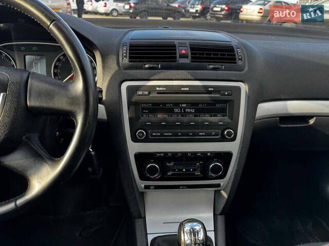 Чорний Шкода Октавія, об'ємом двигуна 1.4 л та пробігом 177 тис. км за 6500 $, фото 9 на Automoto.ua