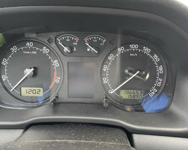 Чорний Шкода Октавія, об'ємом двигуна 1.6 л та пробігом 196 тис. км за 5800 $, фото 1 на Automoto.ua