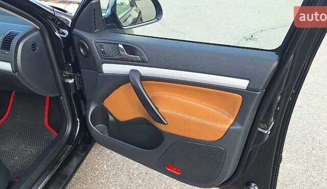 Черный Шкода Октавия, объемом двигателя 2 л и пробегом 277 тыс. км за 7200 $, фото 2 на Automoto.ua