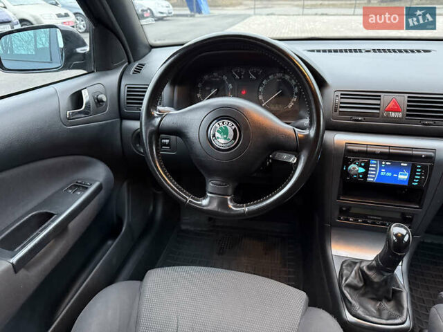 Черный Шкода Октавия, объемом двигателя 1.6 л и пробегом 201 тыс. км за 7199 $, фото 8 на Automoto.ua