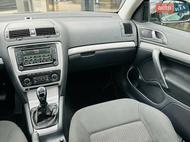 Черный Шкода Октавия, объемом двигателя 1.8 л и пробегом 223 тыс. км за 8999 $, фото 18 на Automoto.ua