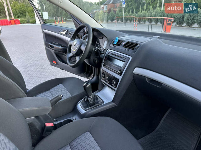 Шкода Октавия 2009 в Полтаве на Automoto.ua Черный Шкода Октавия, объемом двигателя 1.8 л и пробегом 195 тыс. км за 7799 $, фото 30 на Automoto.ua
