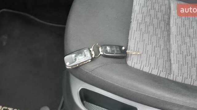 Чорний Шкода Октавія, об'ємом двигуна 1.6 л та пробігом 227 тис. км за 7499 $, фото 11 на Automoto.ua