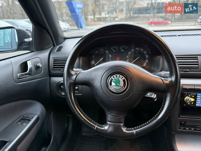 Черный Шкода Октавия, объемом двигателя 1.6 л и пробегом 201 тыс. км за 7199 $, фото 9 на Automoto.ua