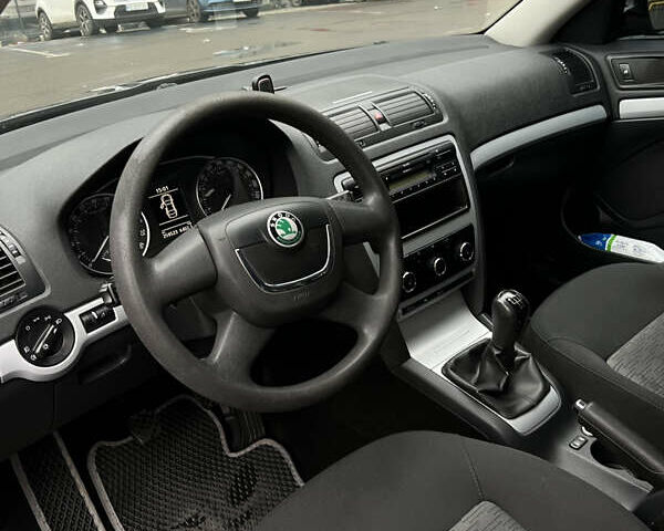 Чорний Шкода Октавія, об'ємом двигуна 1.6 л та пробігом 260 тис. км за 6450 $, фото 13 на Automoto.ua