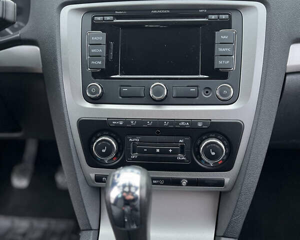 Черный Шкода Октавия, объемом двигателя 1.82 л и пробегом 220 тыс. км за 7700 $, фото 23 на Automoto.ua